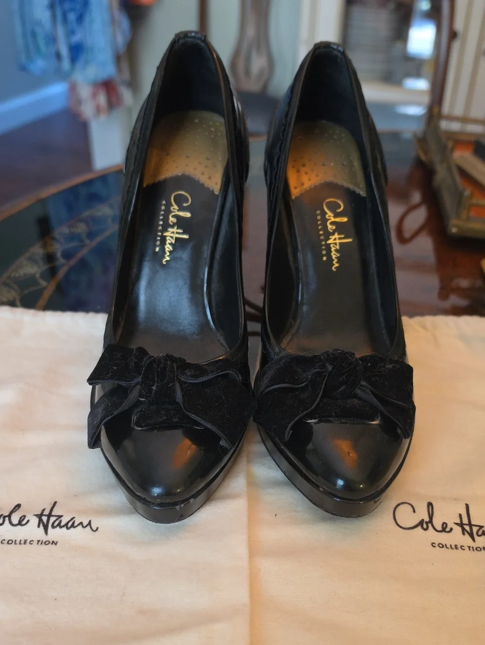 Cole Haan Black Patent Pointed-Toe Pumps with Velvet Bow NIKE AIR